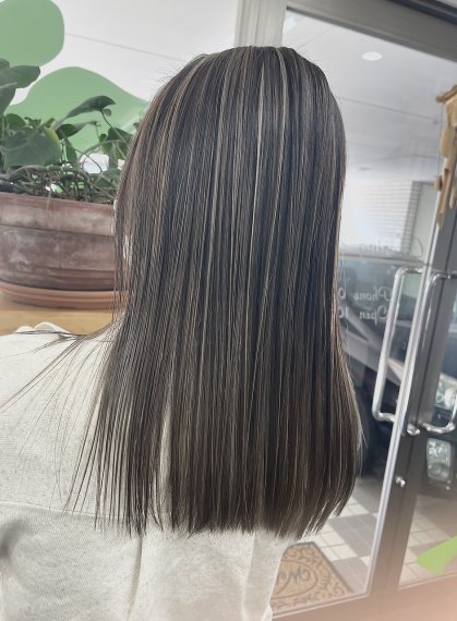 女性のヘアスタイルの写真