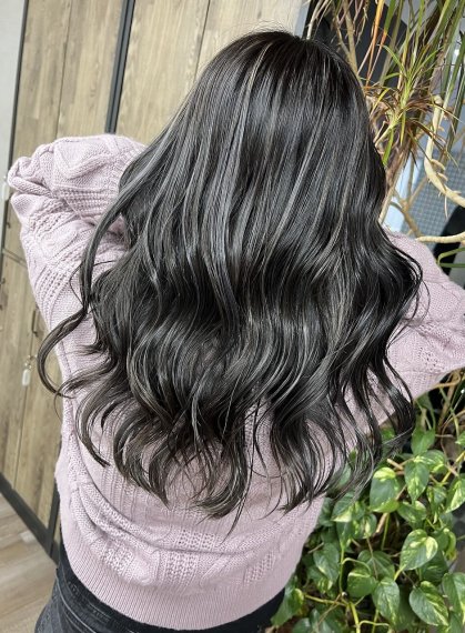 女性のヘアスタイルの写真