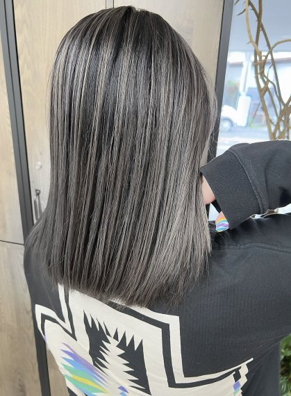 女性のヘアスタイルの写真