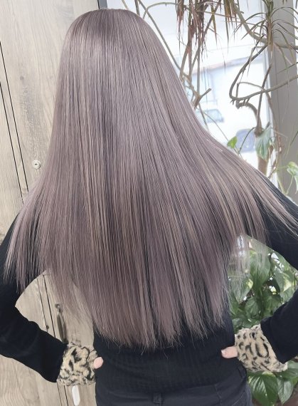 女性のヘアスタイルの写真