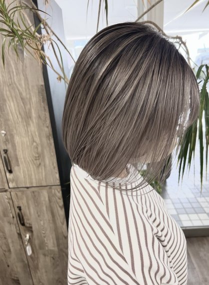 女性のヘアスタイルの写真