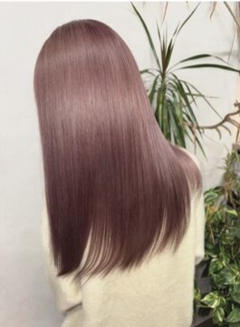 女性のヘアスタイルの写真