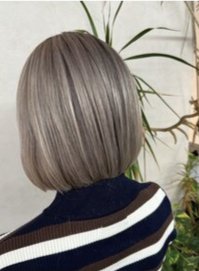 女性のヘアスタイルの写真