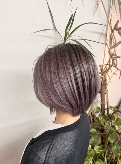 女性のヘアスタイルの写真