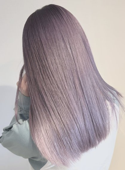 女性のヘアスタイルの写真